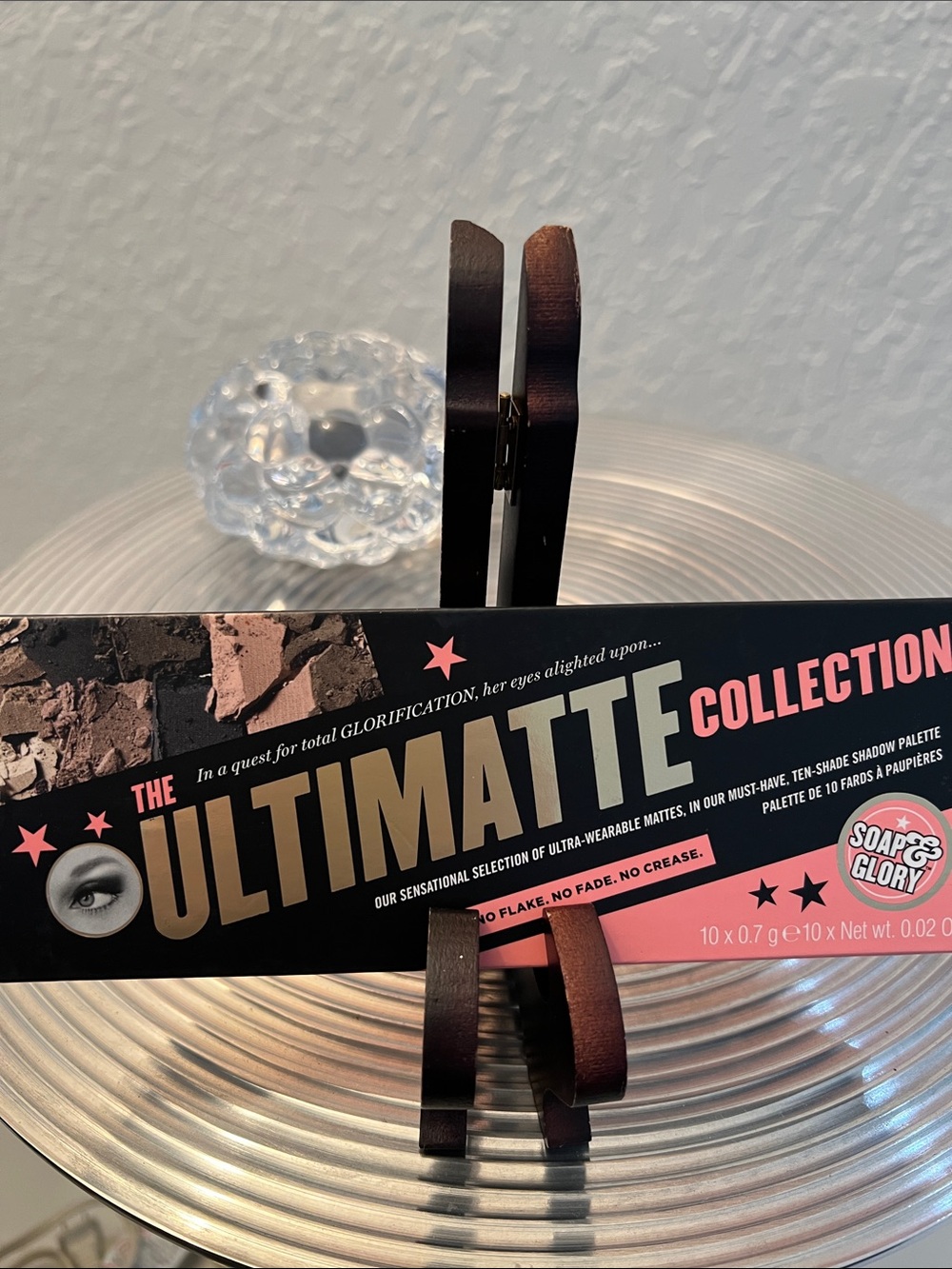 Soap & Glory -The Ultimate Collection Eyeshadow Palette - 10 colors and a brush
